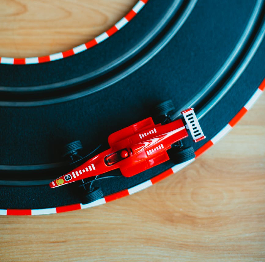 Операция по смене колес занимает секунды! Идеальный пример использования принципов бережливого управления (lean 6 sigma management)